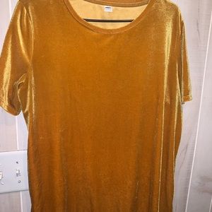 Women’s velvet top